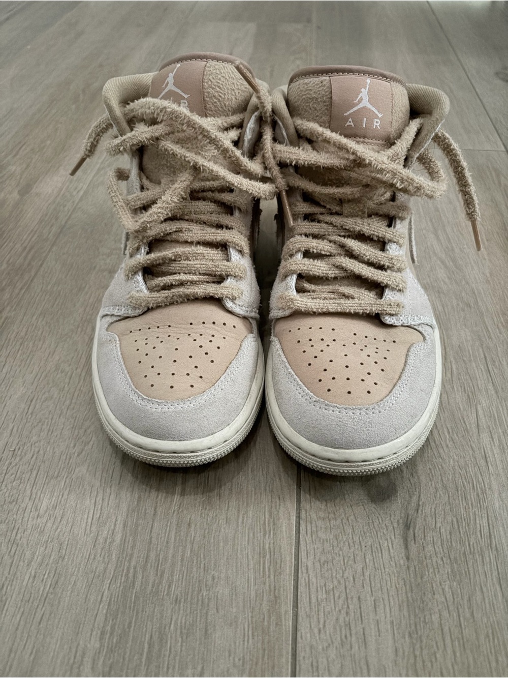 Nike Mid-Top Sneakers in Beige and Cream